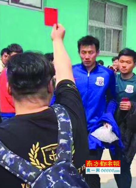 毕竟，这把扇子本身的价值很高，背后附加的价值更高。